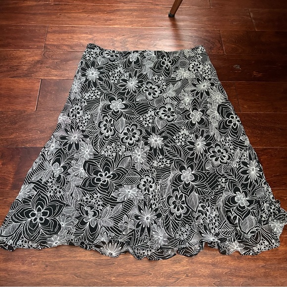 Patterned midi skirt - Picture 3 of 5